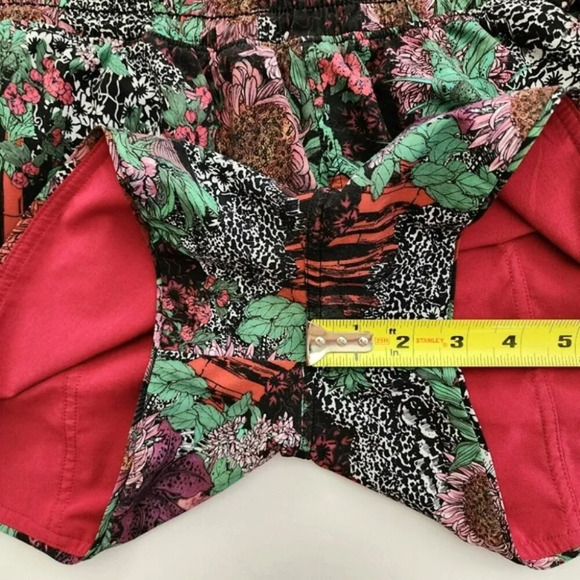 Lululemon Choose A Side Short Ruby Red Zen Garden Floral Multi 3" Inseam Size 6 - Picture 14 of 15